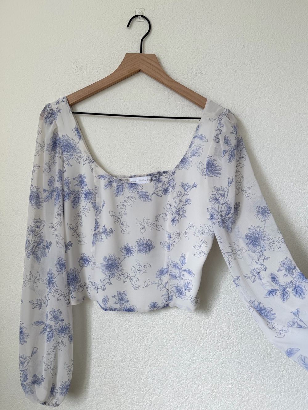 House of Harlow 1960 White Chemise with Blue Floral Print Puff Sleeve Size Small